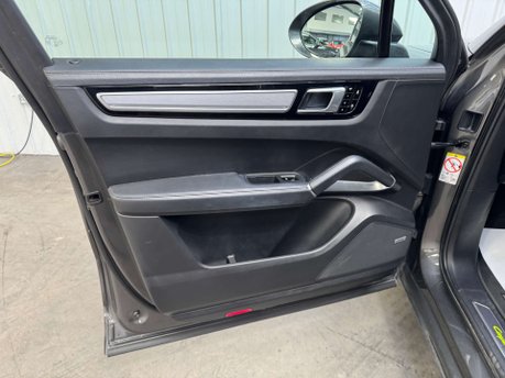 Porsche Cayenne 4.0 Cayenne T S E-Hybrid Auto 4WD 5dr 53
