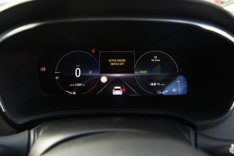 Renault Megane ICONIC E-TECH 15