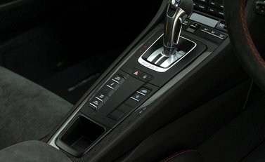 Porsche 911 (991.2) GT2 RS Weissach 18