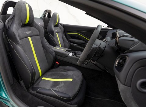 Aston Martin V8 Vantage Roadster F1 Edition 13