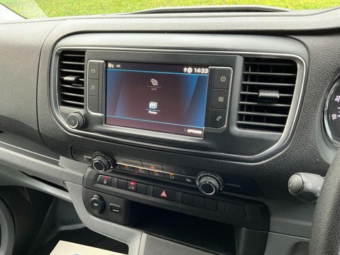 Peugeot Expert 1.5 BLUEHDI PROFESSIONAL L2 129 BHP 27