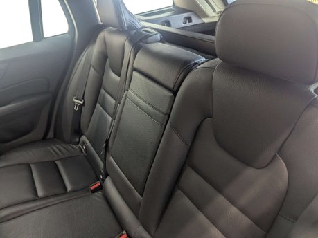 Volvo V60 2.0 V60 Momentum B4 MHEV Auto 5dr 43
