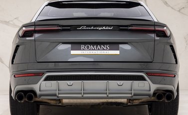 Lamborghini Urus 5