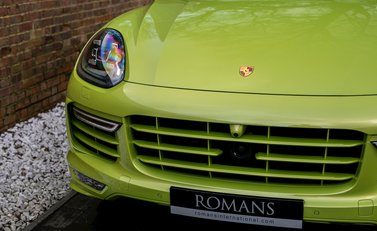 Porsche Cayenne Turbo S 22