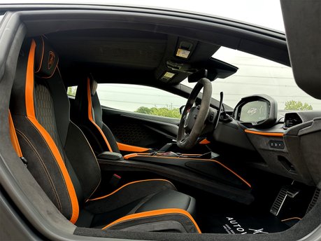 Lamborghini Revuelto V12 52