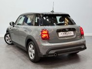 Mini Hatch 1.5 Cooper Classic Hatchback 5dr Petrol Steptronic Euro 6 (s/s) (136 ps) 17
