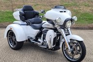 Harley-Davidson Road Glide CVO TRI GLIDE 1
