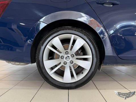 Skoda Superb 2.0 TSI SE L Executive DSG Euro 6 (s/s) 5dr 72