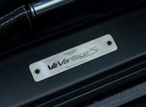 Aston Martin V12 Vantage S Coupe 22