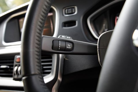Volvo V40 T2 MOMENTUM NAV PLUS 12