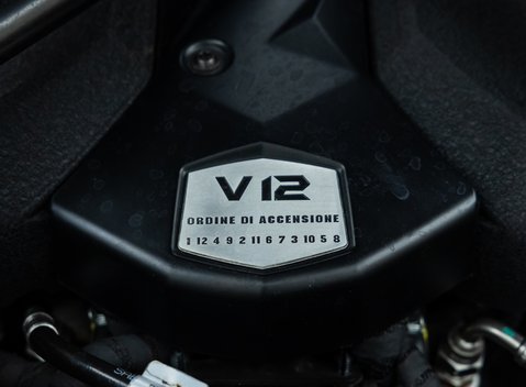 Lamborghini Aventador S LP 740-4 ROADSTER 38