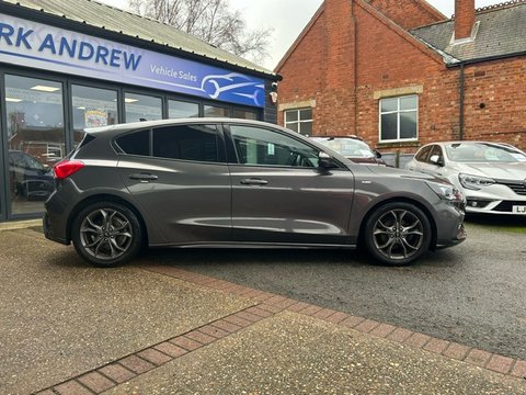 Ford Focus ST-LINE TDCI 2