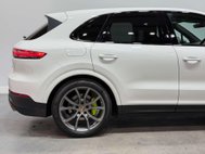 Porsche Cayenne 3.0 V6 E-Hybrid 14.1kWh SUV 5dr Petrol Plug-in Hybrid TiptronicS 4WD Euro 6 20
