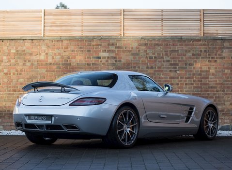 Mercedes-Benz SLS AMG 14
