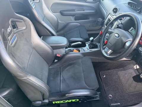 Ford Focus 2.5 RS 3dr 74