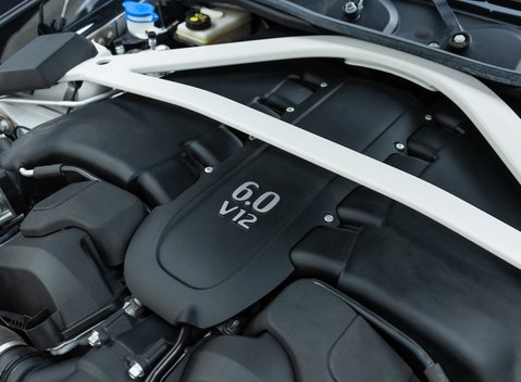 Aston Martin Vanquish S 44