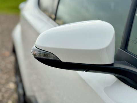 Toyota C-HR 1.8 VVT-h Design CVT Euro 6 (s/s) 5dr 11