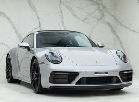 Porsche 911 (992) Carrera 4 GTS 1