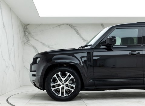 Land Rover Defender 110 XS Edition P400 24