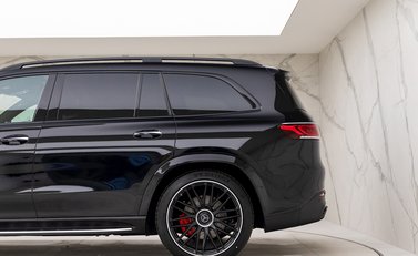 Mercedes-Benz GLS 63 Night Edition Executive 32