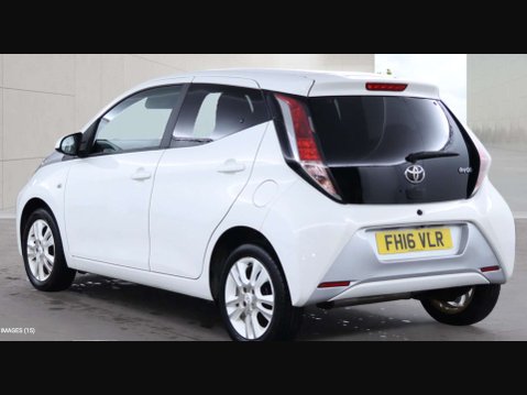 Toyota Aygo 1.0 VVT-i x-pure Hatchback 5dr Petrol Manual Euro 6 (68 ps) 3