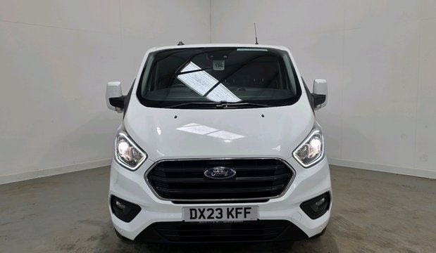 Ford Transit Custom TTRANSIT CUSTOM 320 L2 DIESEL FWD 2.0 Eco Blue 130ps Low Roof D/Cab Limited 