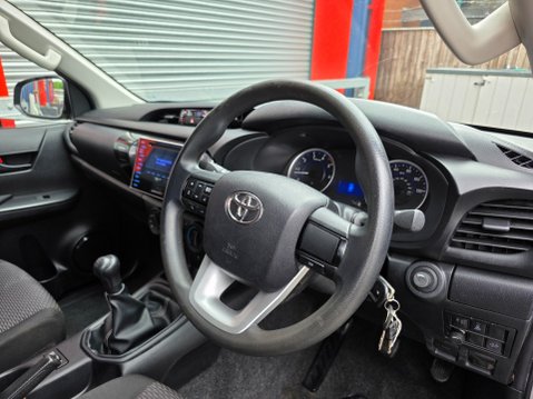 Toyota Hilux ACTIVE 4WD D-4D DCB 17