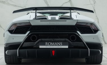 Lamborghini Huracan Spyder LP 640-4 PERFORMANTE 11