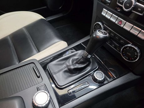 Mercedes-Benz C Class 6.3 C63 V8 AMG Saloon 4dr Petrol SpdS MCT Euro 5 (457 ps) 13