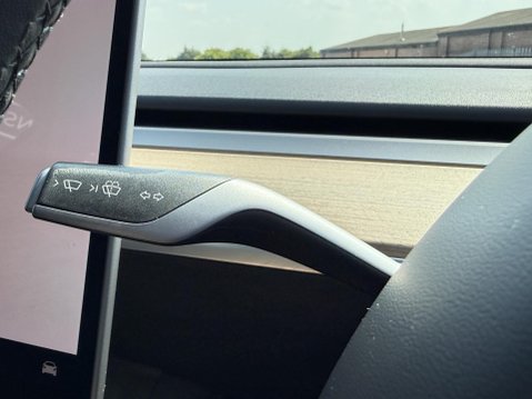 Tesla Model 3 (Dual Motor) Performance Saloon 4dr Electric Auto 4WDE (Performance Upgrade 31