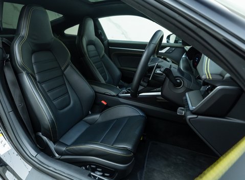 Porsche 911 Turbo S (992) 9