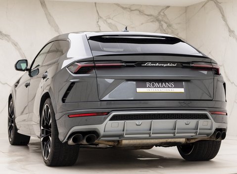 Lamborghini Urus 3