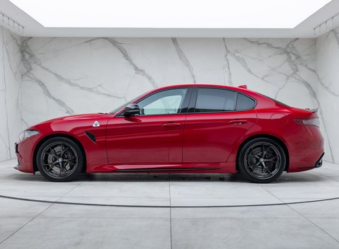 Alfa Romeo Giulia QUADRIFOGLIO 5