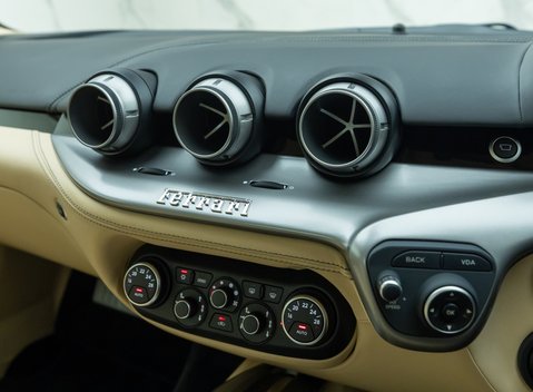 Ferrari F12 Berlinetta 20