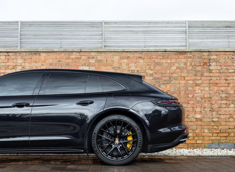 Porsche Panamera Turbo S E-Hybrid Sport Turismo 28
