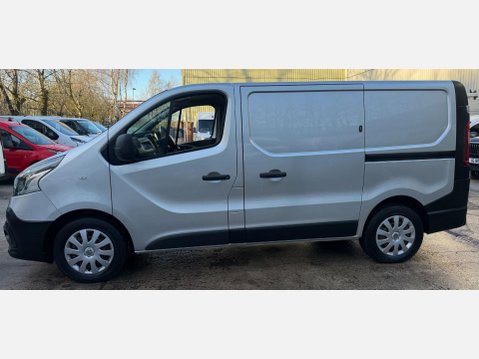 Renault Trafic 1.6 dCi 27 Business Panel Van 5dr Diesel Manual SWB Standard Roof Euro 6 (9 20