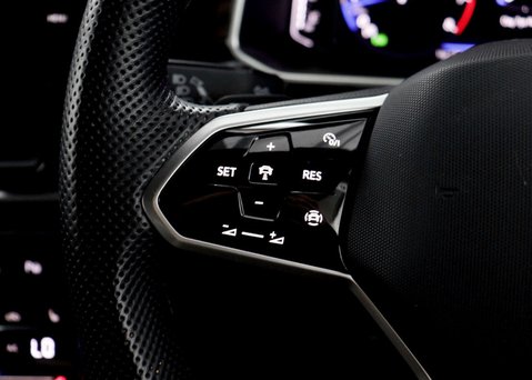 Volkswagen T-Roc 1.5 T-Roc R-Line TSI Semi-Auto 5dr 35