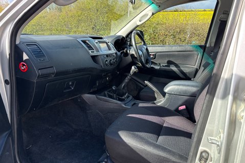 Toyota Hilux Icon 4X4 D-4D Double Cab Pickup - Sat Nav / Air Con / Rear Camera 10
