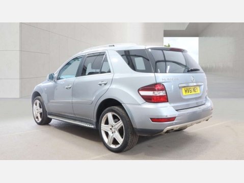 Mercedes-Benz M Class 3.0 ML300 CDI V6 BlueEfficiency Sport SUV 5dr Diesel G-Tronic 4WD Euro 5 (2 3
