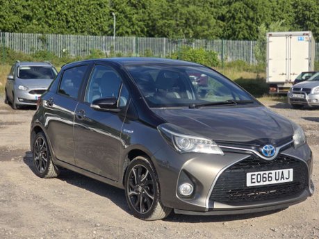 Toyota Yaris 1.5 VVT-h Design Hatchback 5dr Petrol Hybrid E-CVT Euro 6 (101 ps) 5