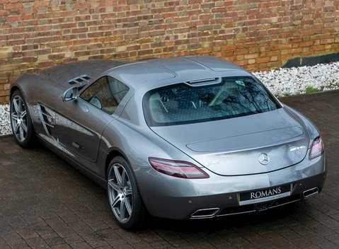 Mercedes-Benz SLS AMG 11