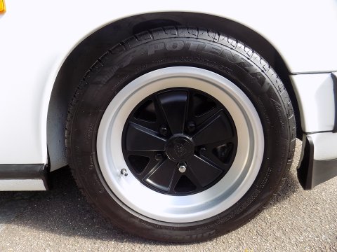 Porsche 911 CARRERA 3.2 TARGA 27