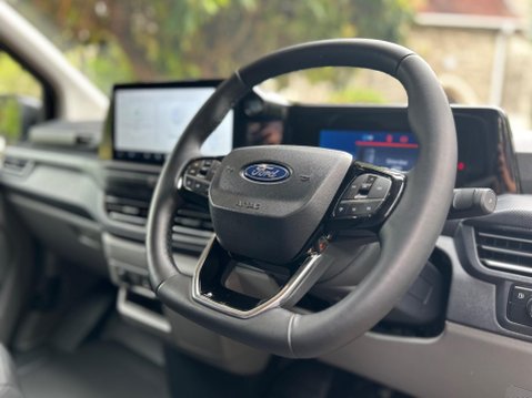 Ford Transit Custom 320 LIMITED L1H1 P/V ECOBOOST 41