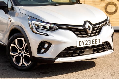 Renault Captur TECHNO E-TECH 10