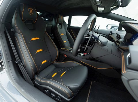 Lamborghini Huracan LP640-4 EVO 9