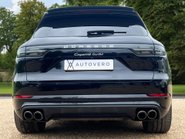 Porsche Cayenne V8 TURBO TIPTRONIC 6