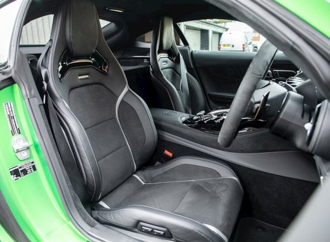 Mercedes-Benz AMG GT R 12