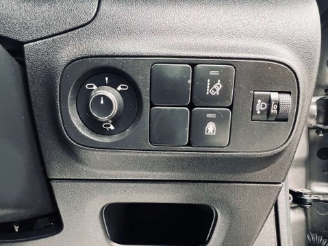 Citroen C3 1.2 C3 Feel PureTech 5dr 28