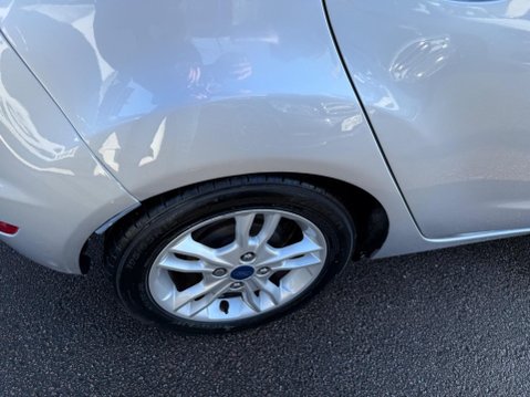 Ford Fiesta 1.25 Zetec Euro 5 5dr 28