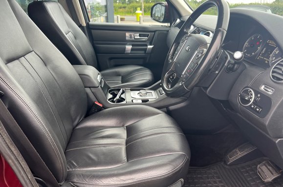 Land Rover Discovery SDV6 SE AUTO 7 SEATER 18